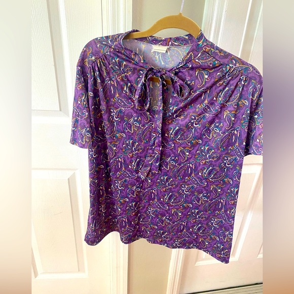 Vintage top no size or fabric label, but measures as a women’s XL. - Picture 1 of 3